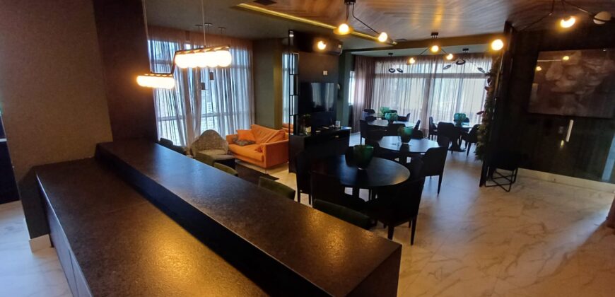 lindo apartamento mobiliado com 2 dormitórios sendo uma suíte só 4mil o pacote