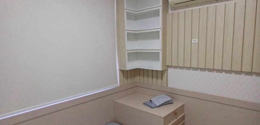 apartamento mobiliado em localização privilegiada em tabuleiro das oliveiras só 4 mil a locação